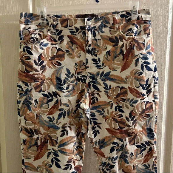 Gloria Vanderbilt Amanda Floral High Rise Stretch Knee Capri/cropped Size 16P - Picture 2 of 11
